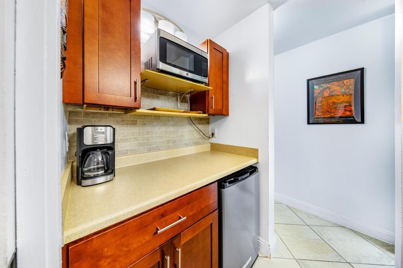 Downtown Hawaiian Paradise Condo With Hot Tub, Pool & Beach - Kona Islander Inn Kailua-Kona Buitenkant foto