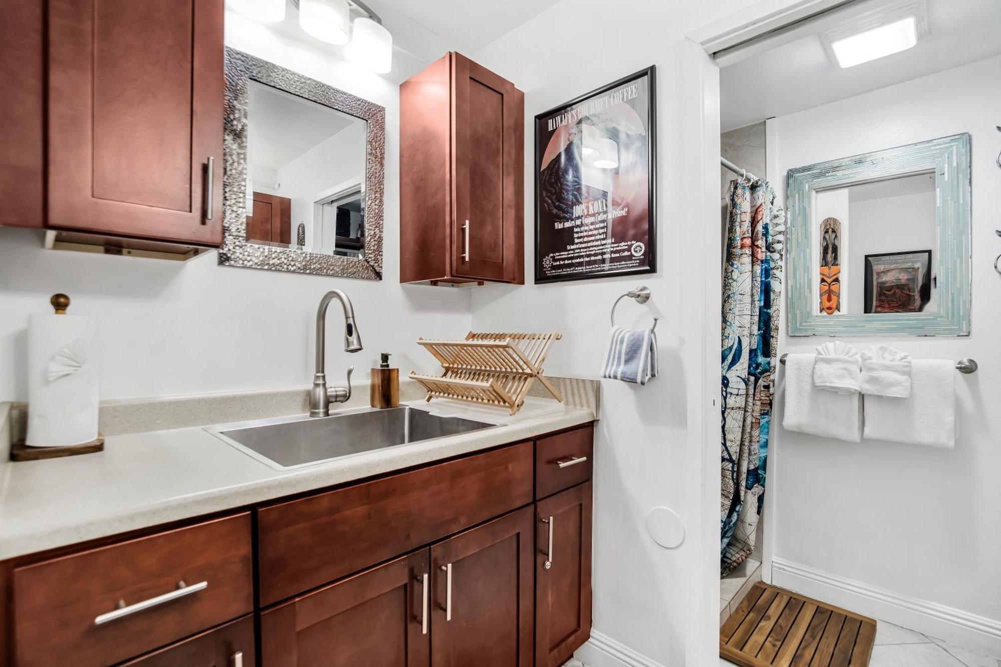 Downtown Hawaiian Paradise Condo With Hot Tub, Pool & Beach - Kona Islander Inn Kailua-Kona Buitenkant foto